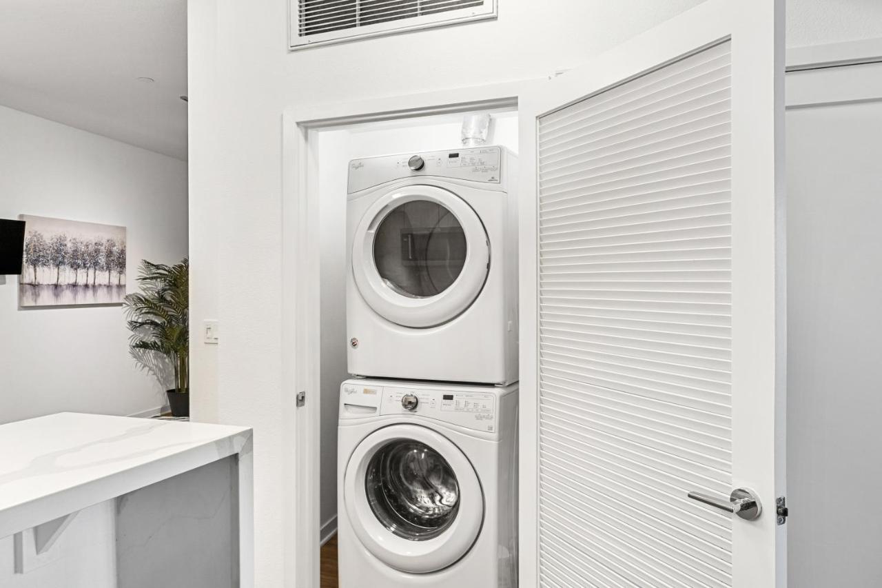 Beverly Grove Chic City Oasis 2 Bedroom Apt With Den 138 Los Angeles Exteriör bild