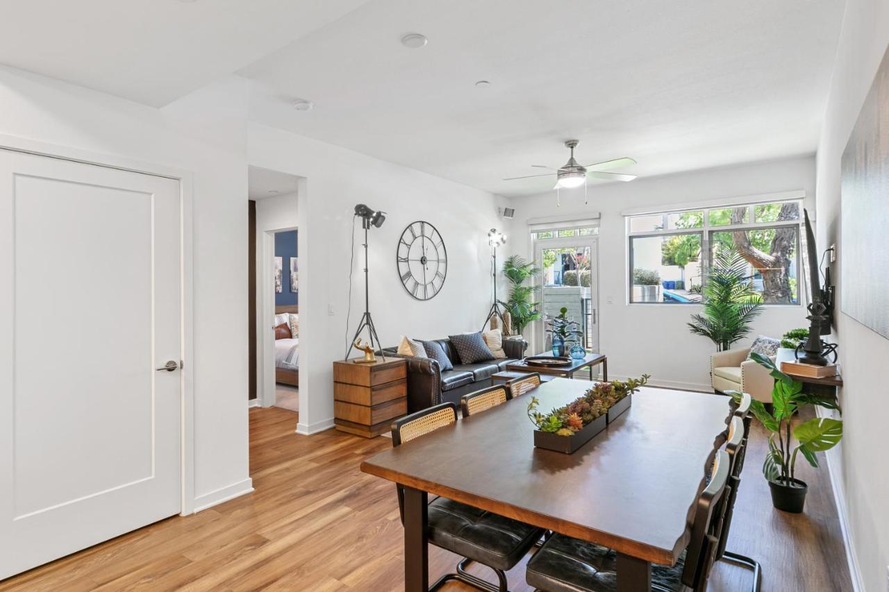 Beverly Grove Chic City Oasis 2 Bedroom Apt With Den 138 Los Angeles Exteriör bild