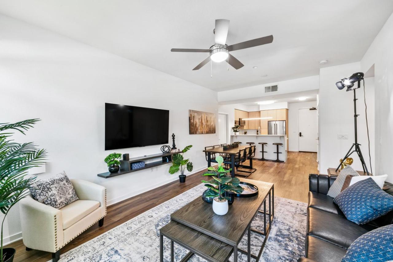Beverly Grove Chic City Oasis 2 Bedroom Apt With Den 138 Los Angeles Exteriör bild