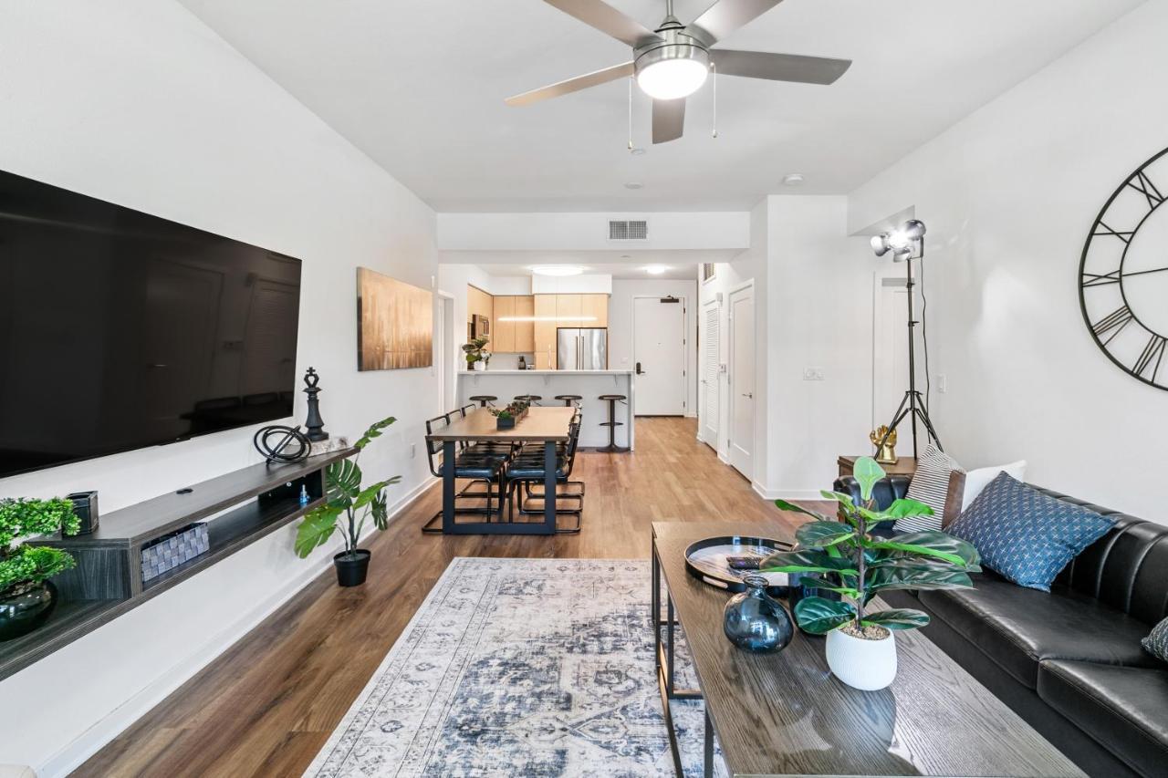 Beverly Grove Chic City Oasis 2 Bedroom Apt With Den 138 Los Angeles Exteriör bild