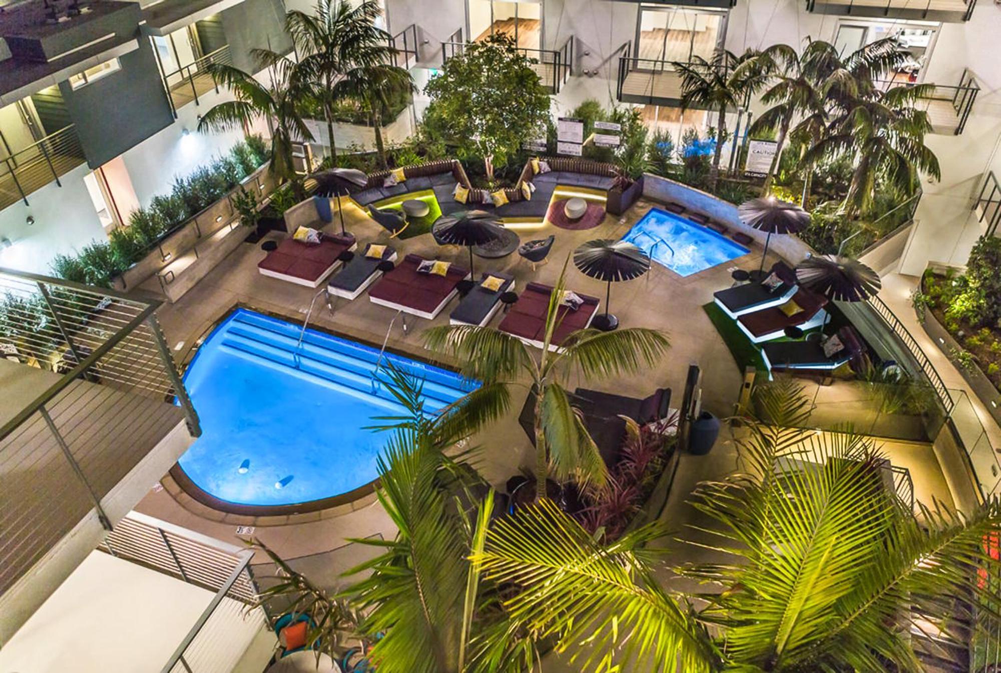 Beverly Grove Chic City Oasis 2 Bedroom Apt With Den 138 Los Angeles Exteriör bild